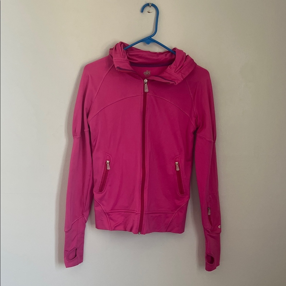 ALO Yoga Coolfit Vibrant Pink Zip up jacket.  Size S